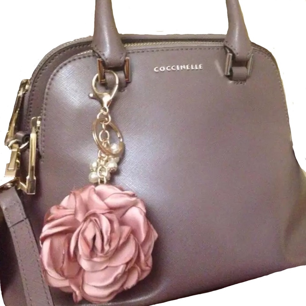 Pink Camellia Rose Keychain with Pearls - Picture 9 of 9